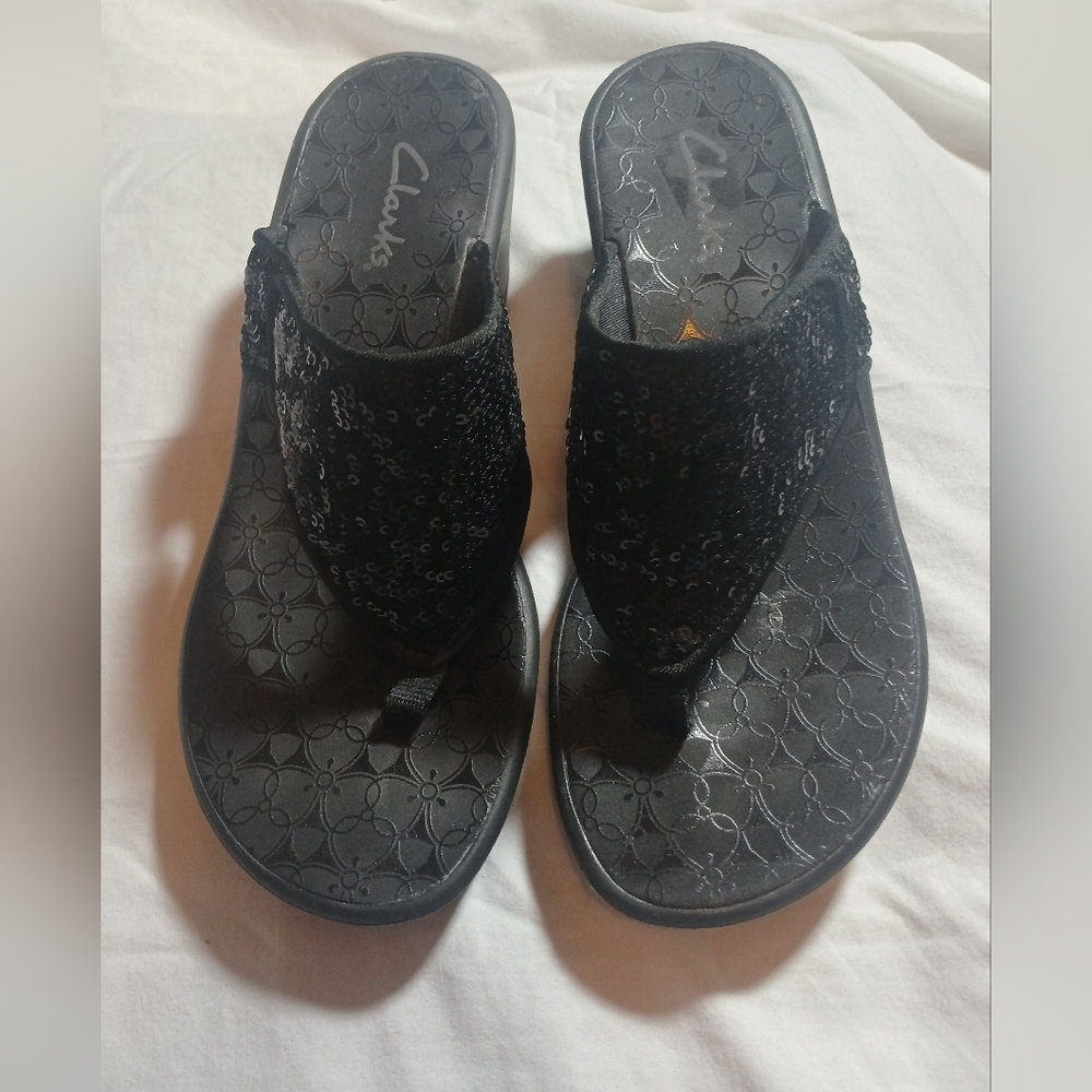 Clarks Wedge Thong Flip Flop Sandal 7M Black Sequin Model 65718